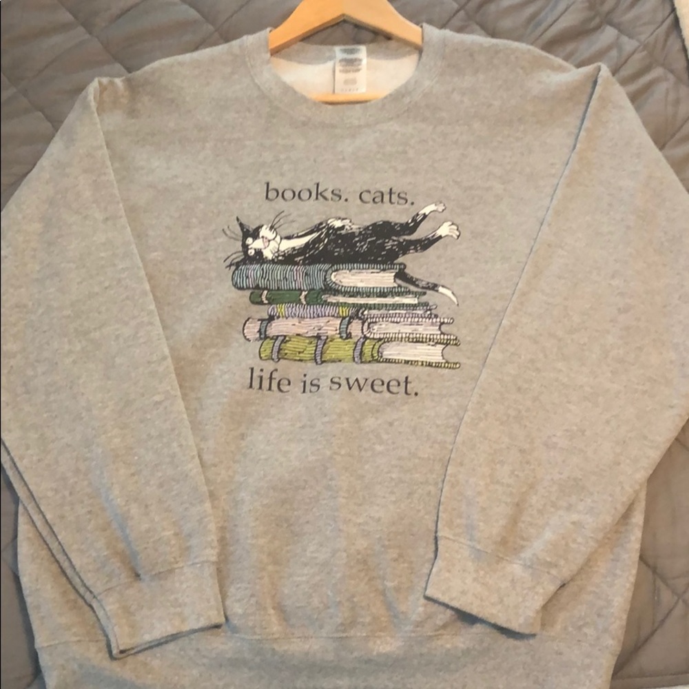 Great for cat/book lovers!